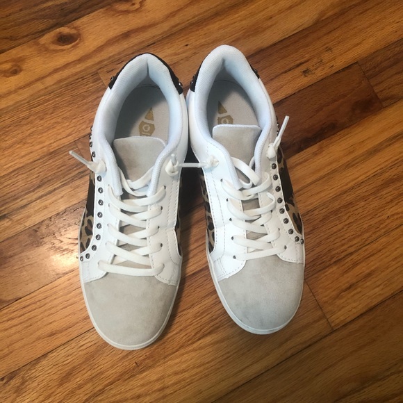 Cheetah Sneakers - Picture 2 of 2